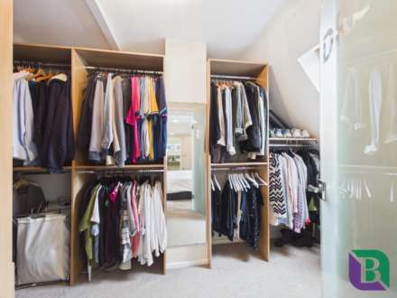 Whitecrest   Narrow Path, Aspley Heath, Image 17