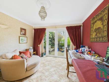 Tavistock Close, Woburn Sands, Image 10