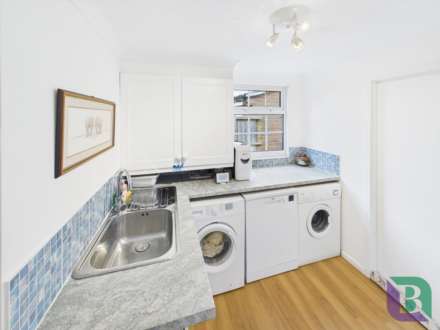 Tavistock Close, Woburn Sands, Image 11