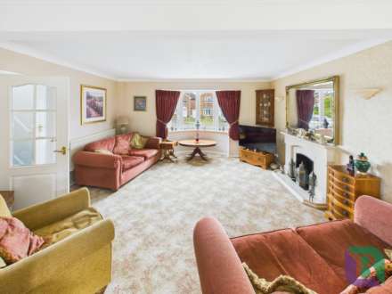 Tavistock Close, Woburn Sands, Image 2