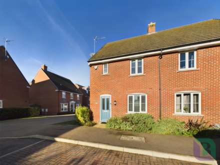 Drayhorse Crescent, Woburn Sands, Image 1