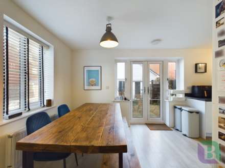 Drayhorse Crescent, Woburn Sands, Image 13