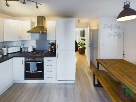 Drayhorse Crescent, Woburn Sands, Image 7