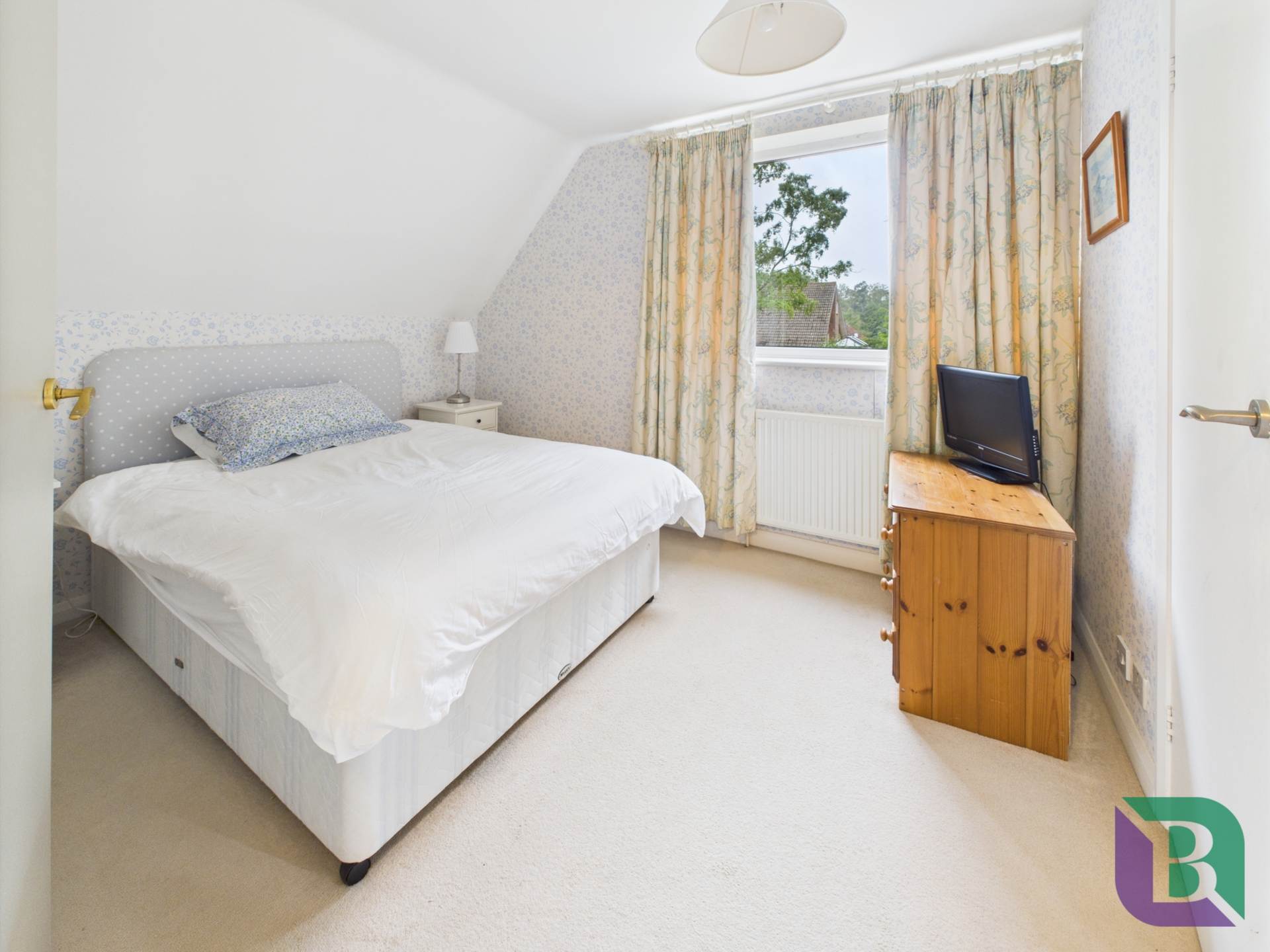 Church Road, Aspley Heath, Image 19