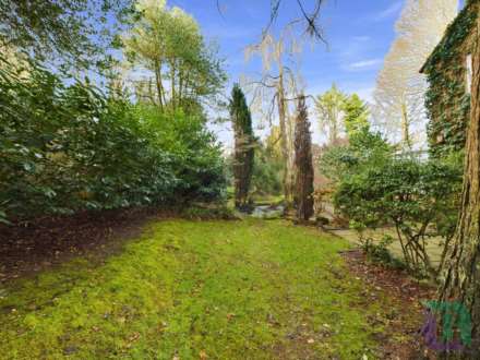 Church Road, Aspley Heath, Image 24