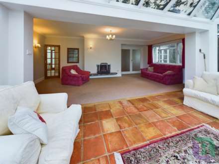 Church Road, Aspley Heath, Image 6