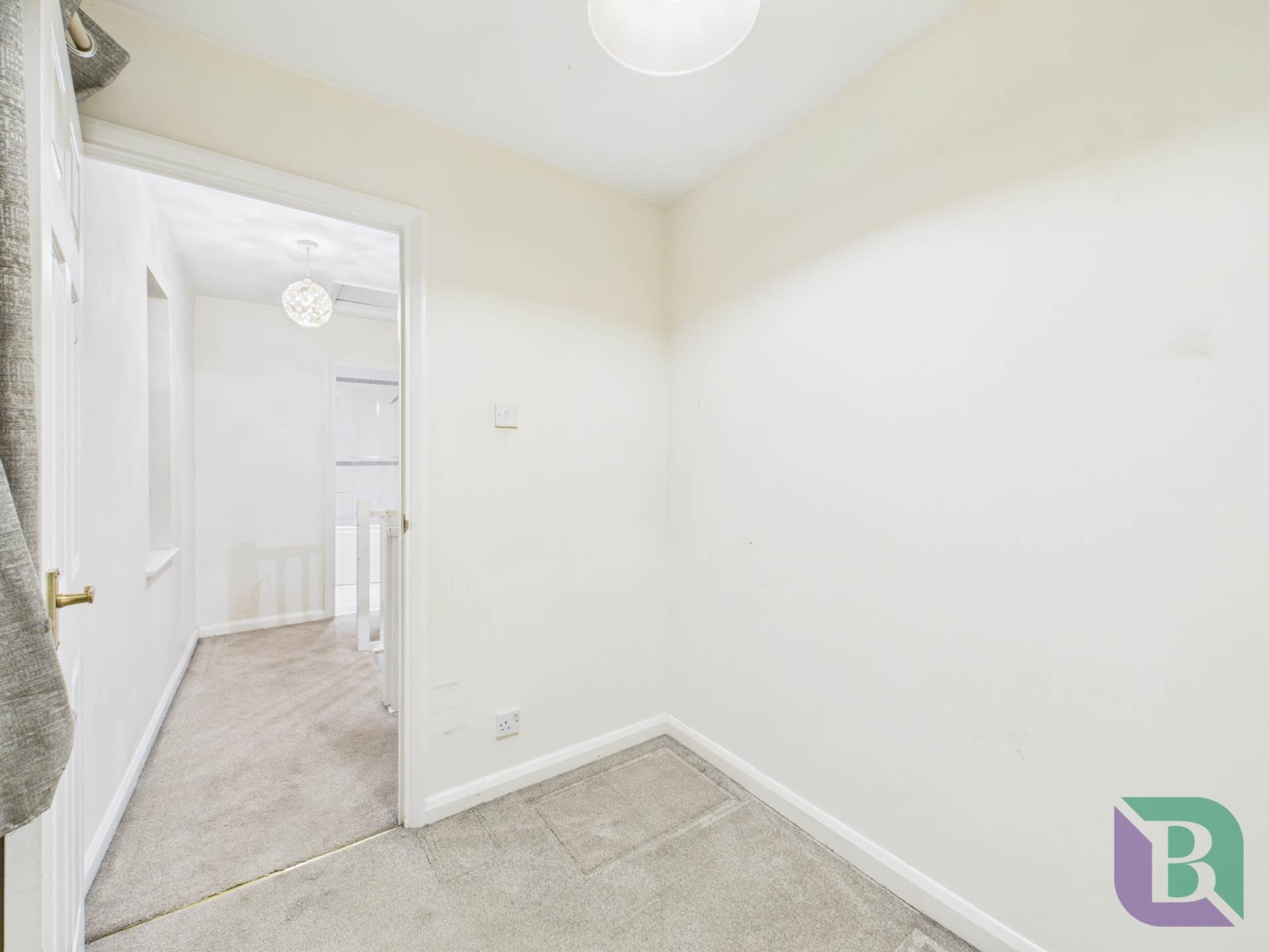 Hockliffe Brae, Walnut Tree, Image 12