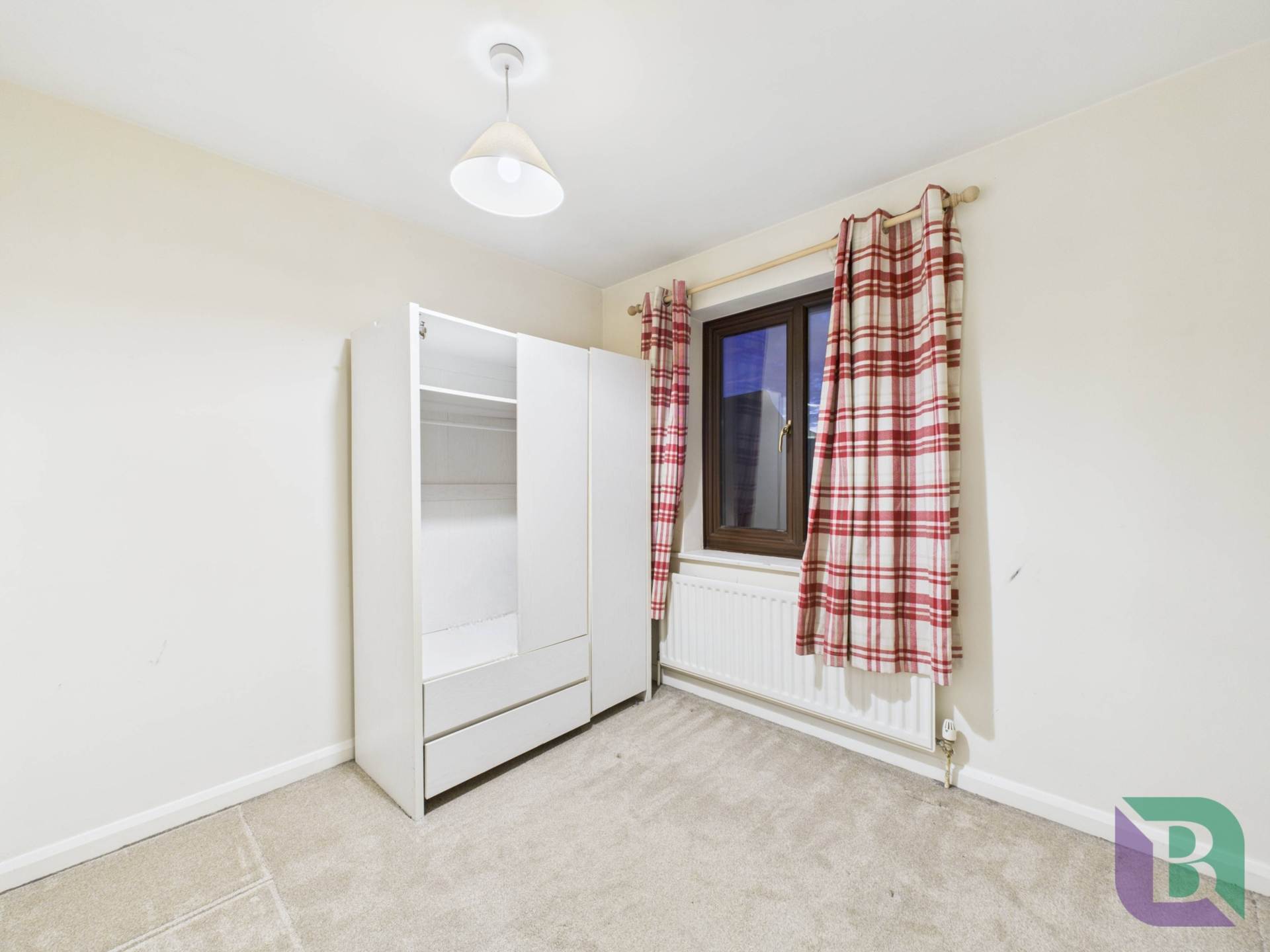 Hockliffe Brae, Walnut Tree, Image 15