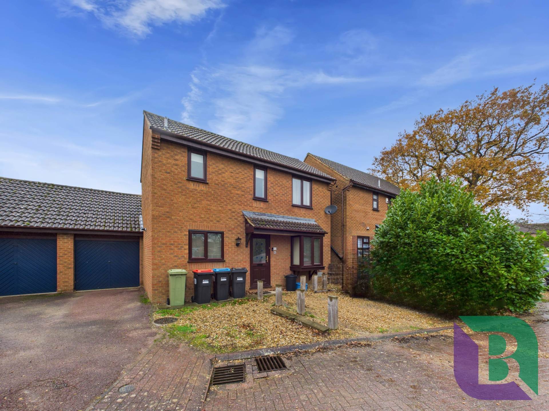 Hockliffe Brae, Walnut Tree, Image 2