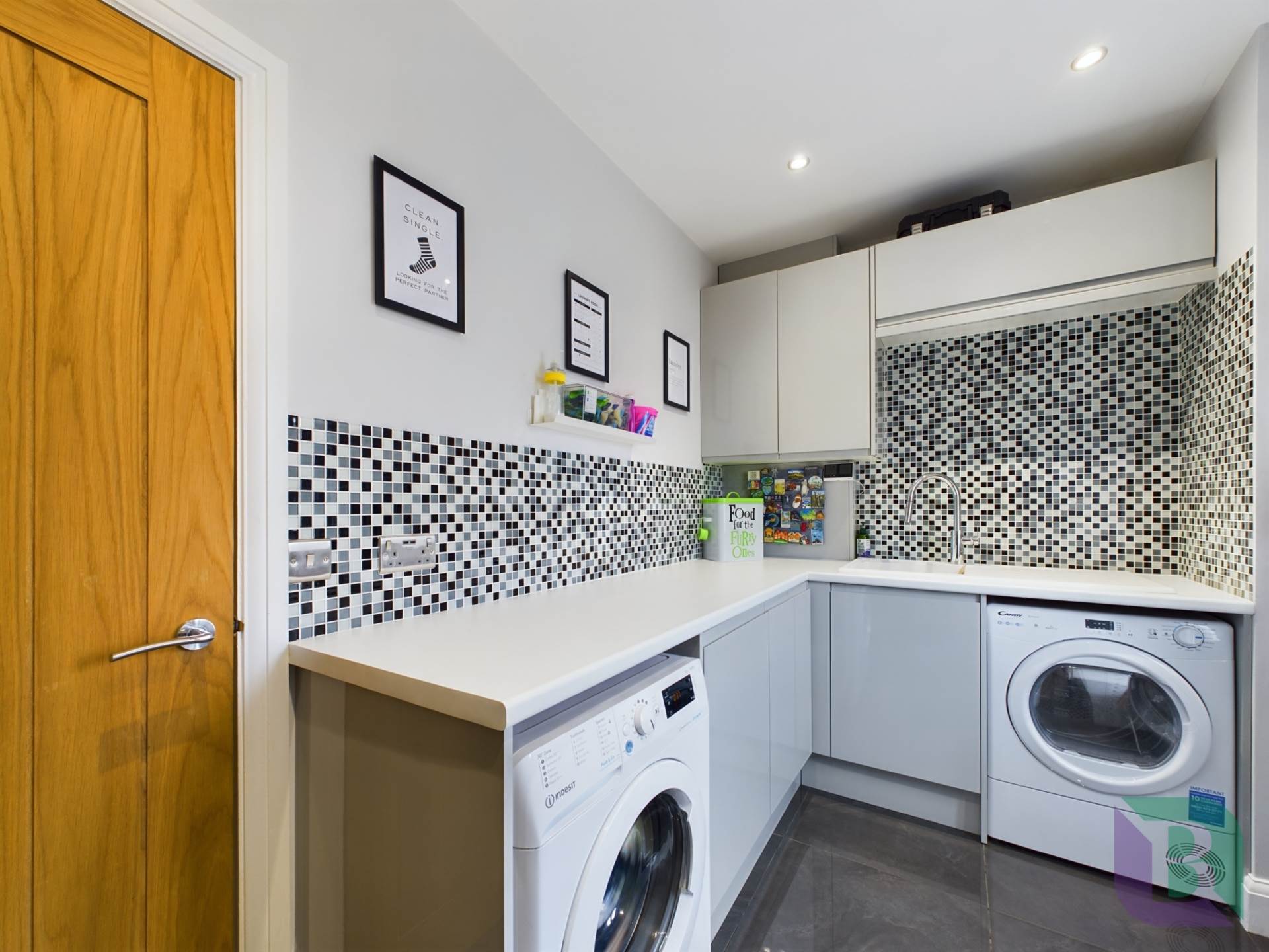 Hill View, Newport Pagnell, Image 10