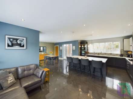 Hill View, Newport Pagnell, Image 2