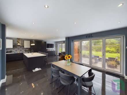 Hill View, Newport Pagnell, Image 5