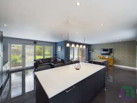 Hill View, Newport Pagnell, Image 8