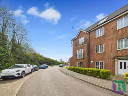 Cable Crescent, Woburn Sands, Image 15