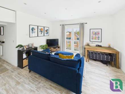Cable Crescent, Woburn Sands, Image 2