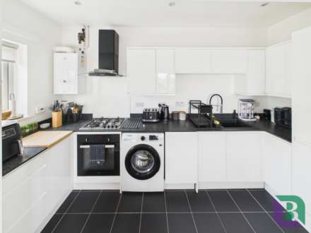 Cable Crescent, Woburn Sands, Image 4