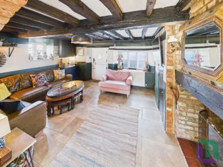 Station Road, Bow Brickhill, Image 2