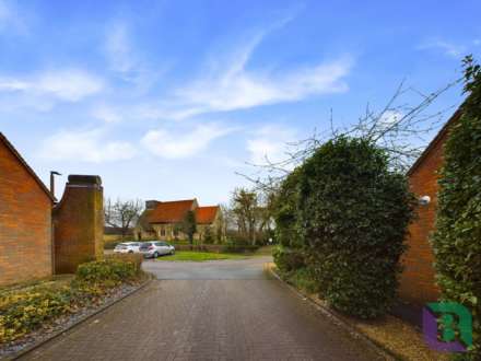 Mill Lane, Woolstone, Image 33