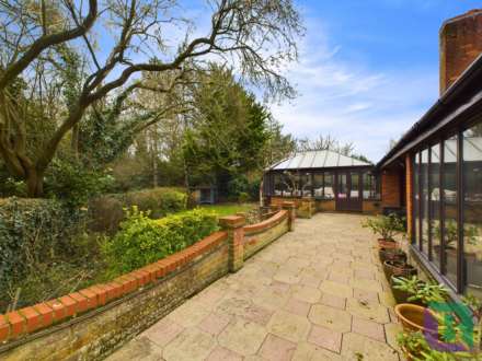 Mill Lane, Woolstone, Image 4