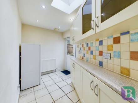 Station Road, Woburn Sands, Image 5