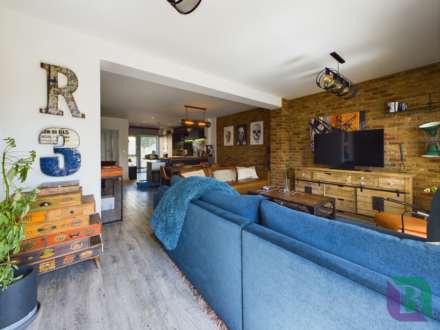 Countess Way, Broughton, Image 6