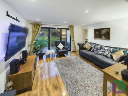 Bow Brickhill Road, Woburn Sands, Image 3