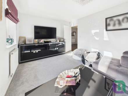 Temple Crescent, Milton Keynes, Image 8