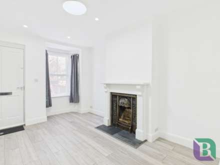 Station Road, Woburn Sands, Image 3
