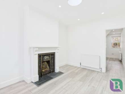 Station Road, Woburn Sands, Image 4