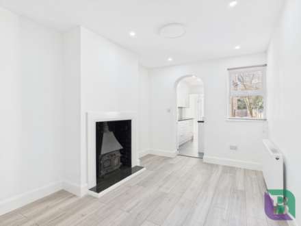 Station Road, Woburn Sands, Image 5