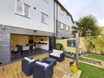 Penshurst Crescent, Ashland, Image 27