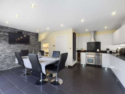 Penshurst Crescent, Ashland, Image 5