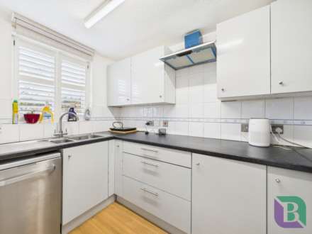 Leary Crescent, Newport Pagnell, Image 3