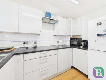 Leary Crescent, Newport Pagnell, Image 5