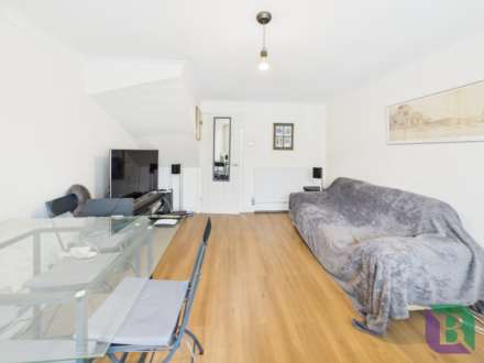 Leary Crescent, Newport Pagnell, Image 6