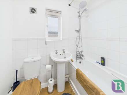 Leary Crescent, Newport Pagnell, Image 8