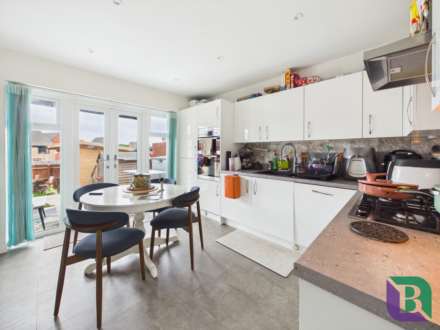 Burney Drive, Eagle Farm South, Image 4