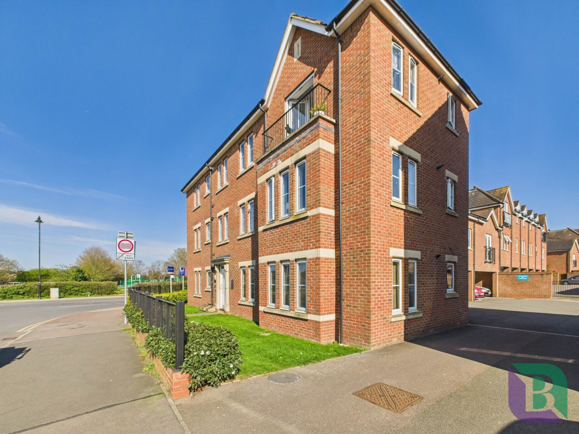 Summerlin Drive, Woburn Sands, Image 10
