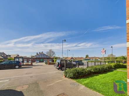 Summerlin Drive, Woburn Sands, Image 12