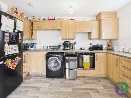 Summerlin Drive, Woburn Sands, Image 4