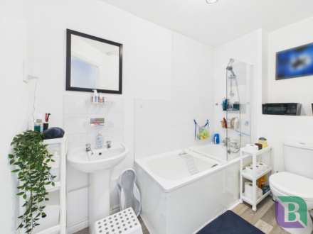 Summerlin Drive, Woburn Sands, Image 5