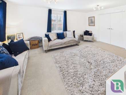Summerlin Drive, Milton Keynes, Image 6