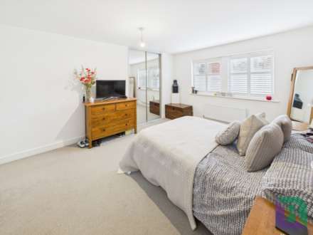 Summerlin Drive, Milton Keynes, Image 7