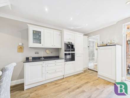 Bedford Road, Aspley Guise, Image 2
