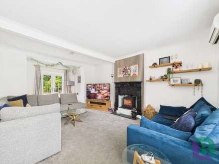 Woburn Lane, Aspley Guise, Image 3
