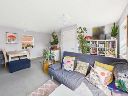 Albus Close, Fairfields, Image 5