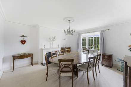 Tring, Image 12