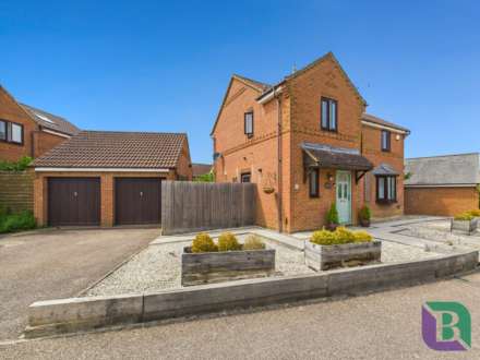 Holst Crescent, Old Farm Park