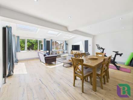 Holst Crescent, Old Farm Park, Image 7