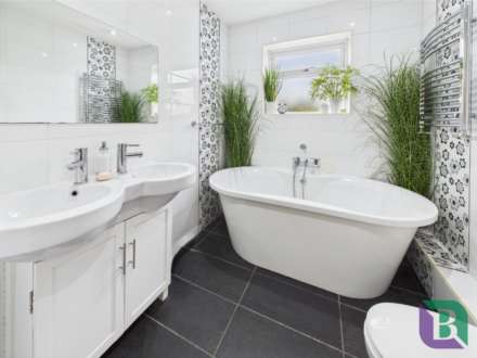 Deethe Close, Woburn Sands, Image 11